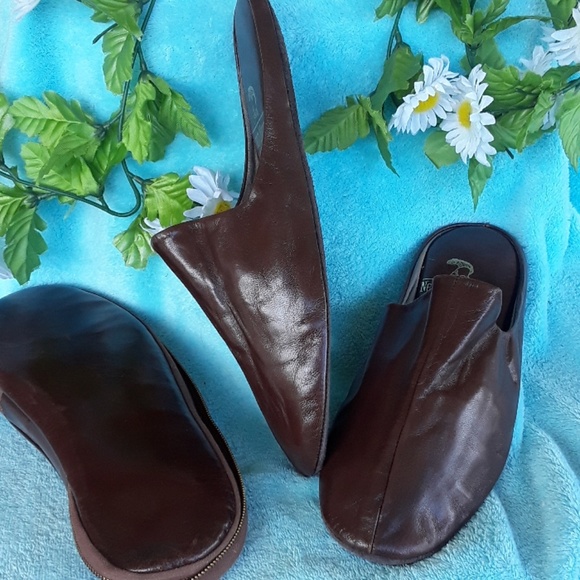 Neiman marcus slippers Clearance